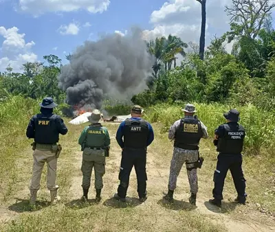 PRF e forças de segurança apreendem e destróem aeronaves usadas no garimpo em mucajaí (RR); Operação Asfixia